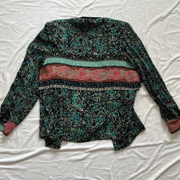 Vtg rayon patterned button down - Picture 12 of 13